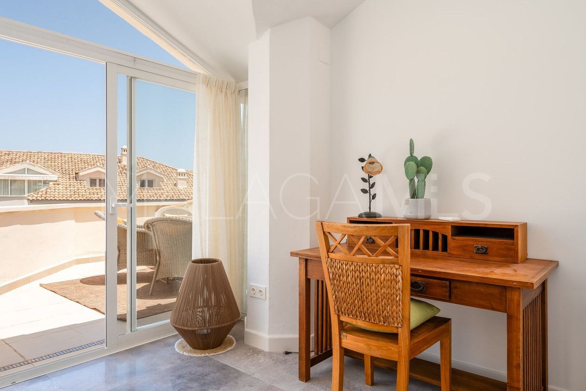 Buy Ático with 3 bedrooms in Benalmadena