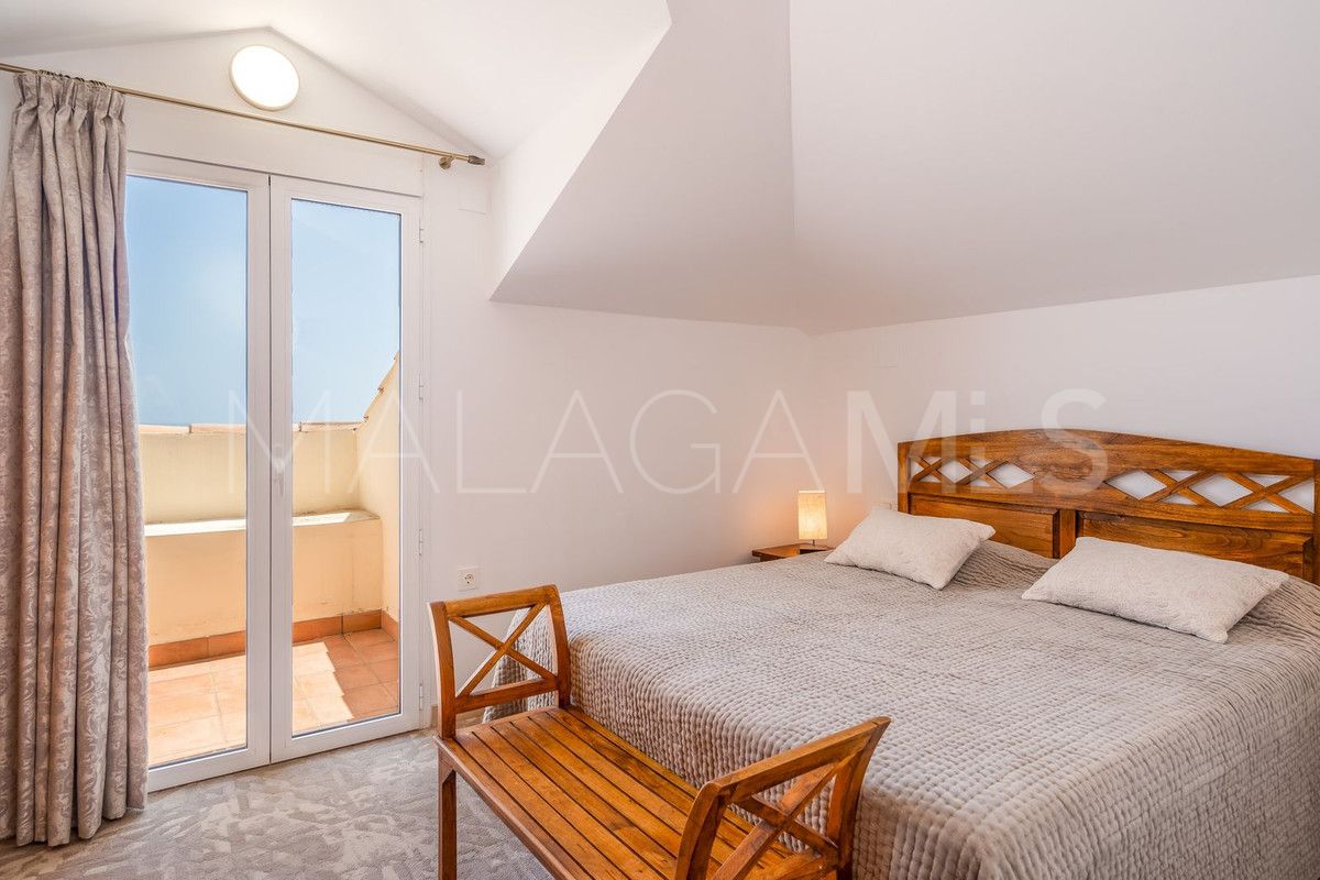 Buy Ático with 3 bedrooms in Benalmadena