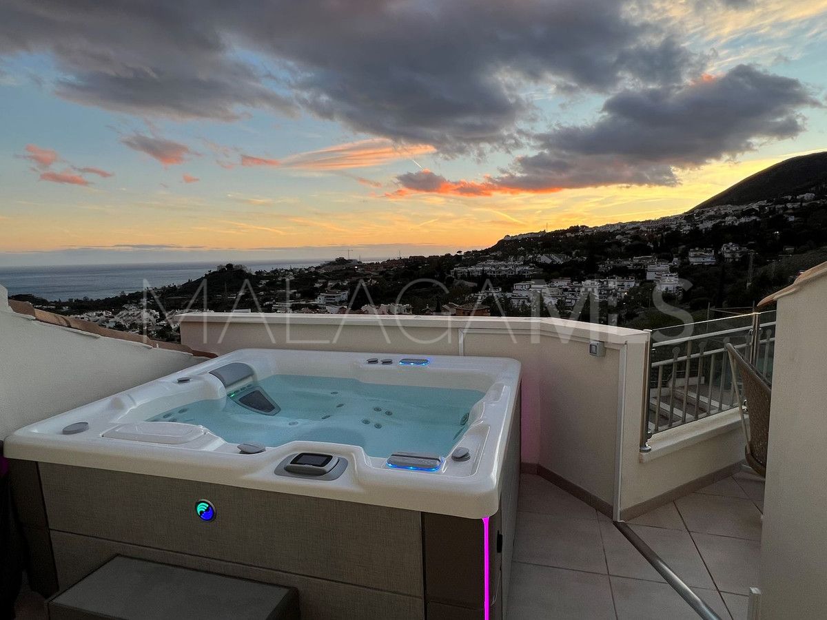 Buy Ático with 3 bedrooms in Benalmadena