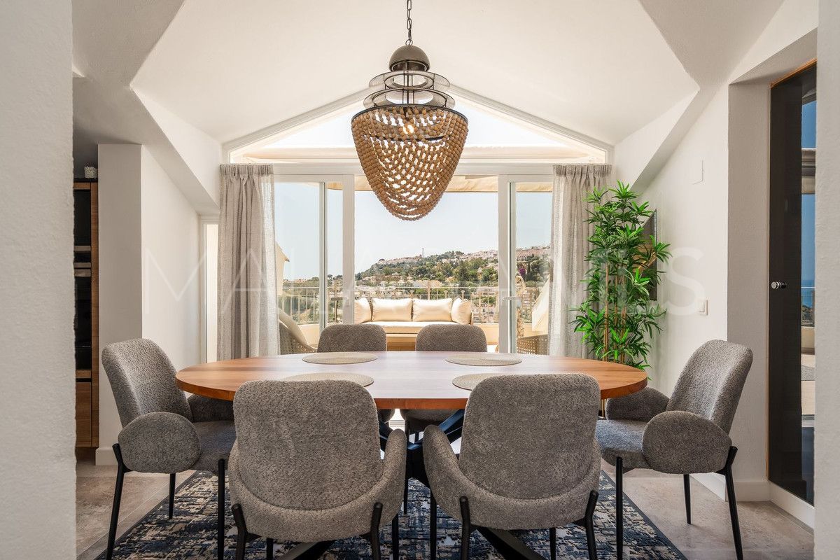Buy Ático with 3 bedrooms in Benalmadena