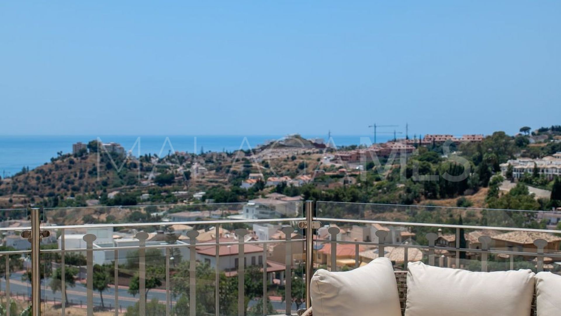 Buy Ático with 3 bedrooms in Benalmadena