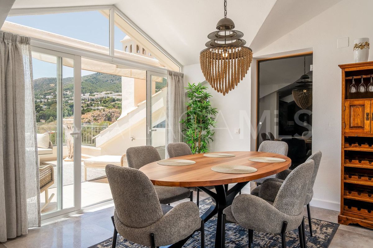 Buy Ático with 3 bedrooms in Benalmadena