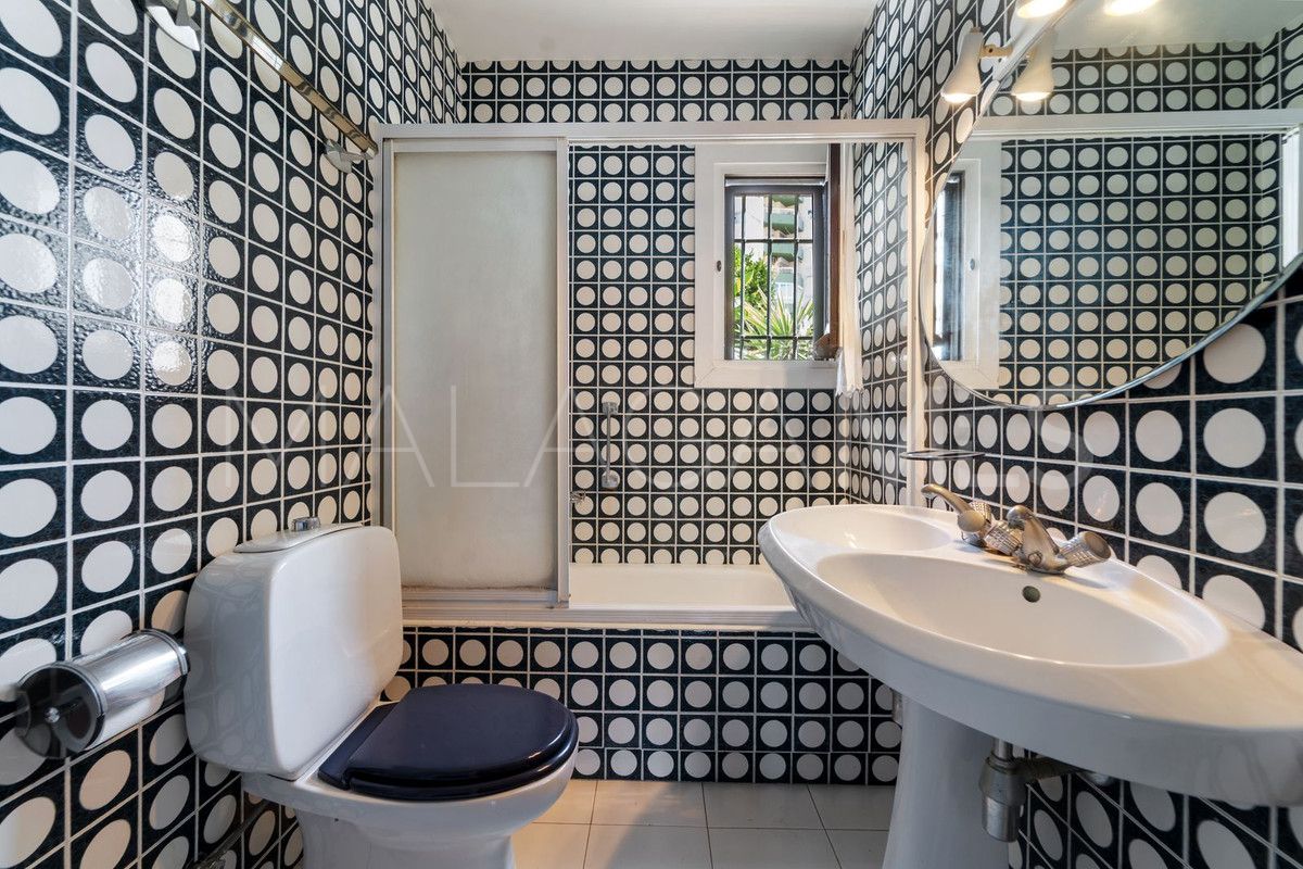 Se vende villa de 5 bedrooms in Fuengirola