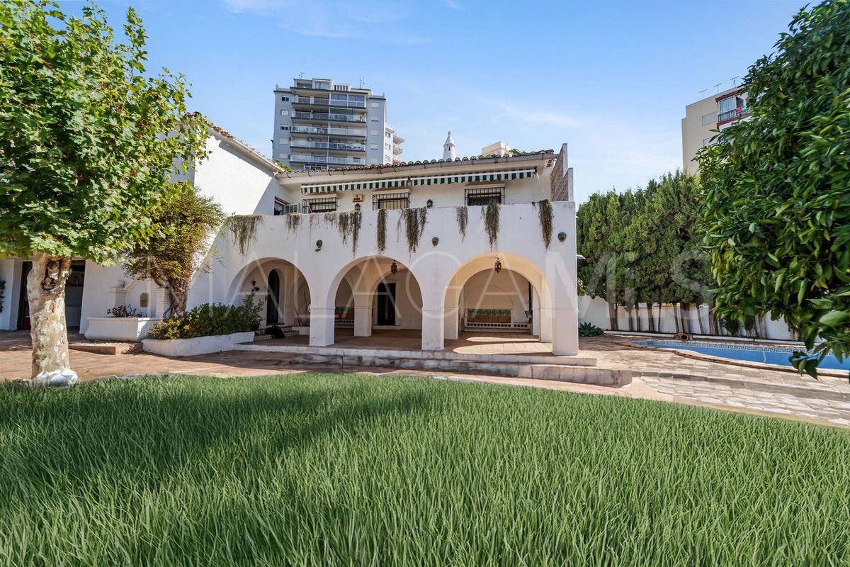 Se vende villa de 5 bedrooms in Fuengirola