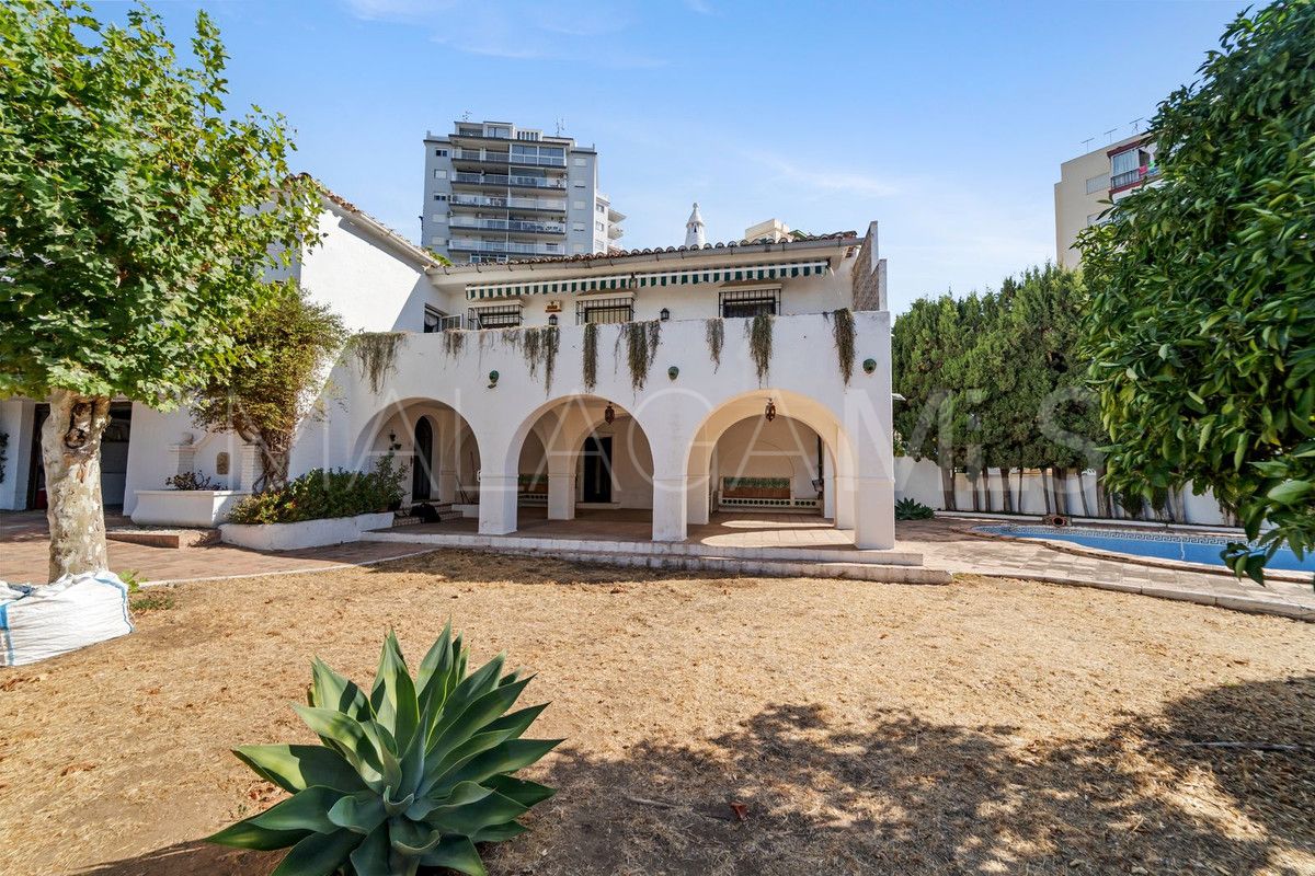 Se vende villa de 5 bedrooms in Fuengirola