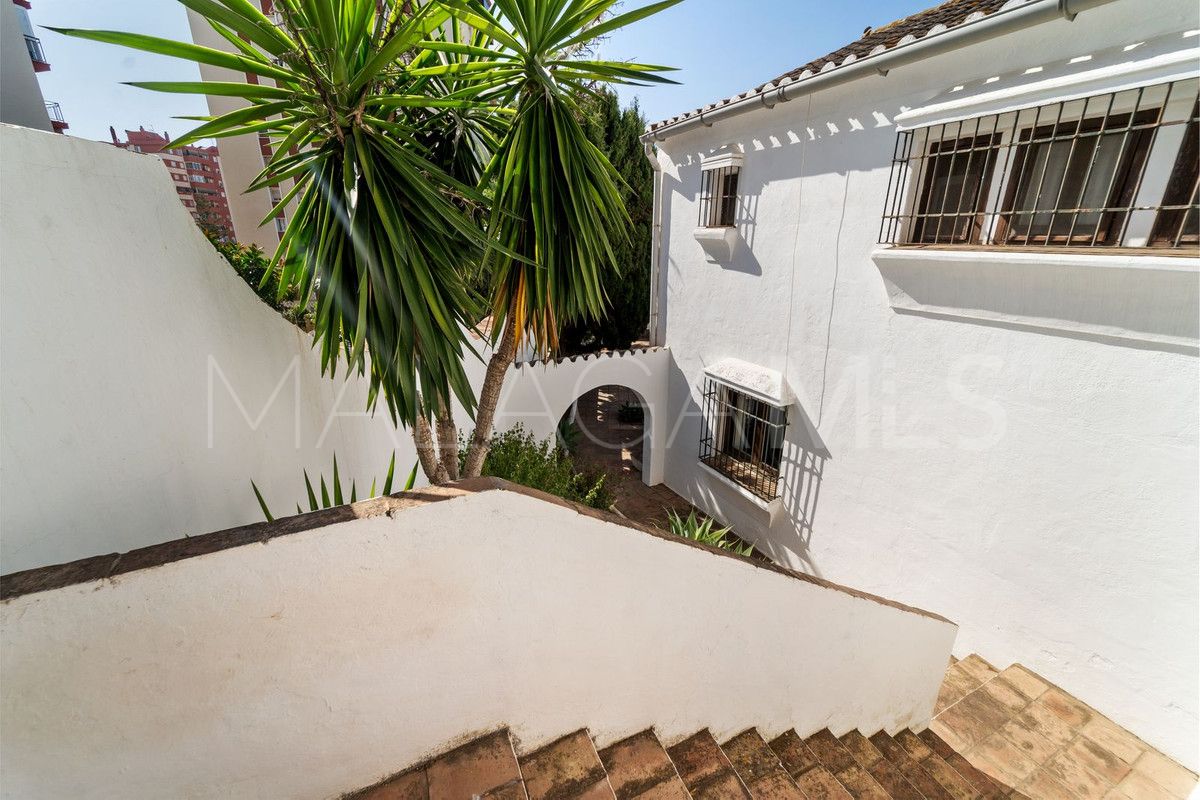 Se vende villa de 5 bedrooms in Fuengirola