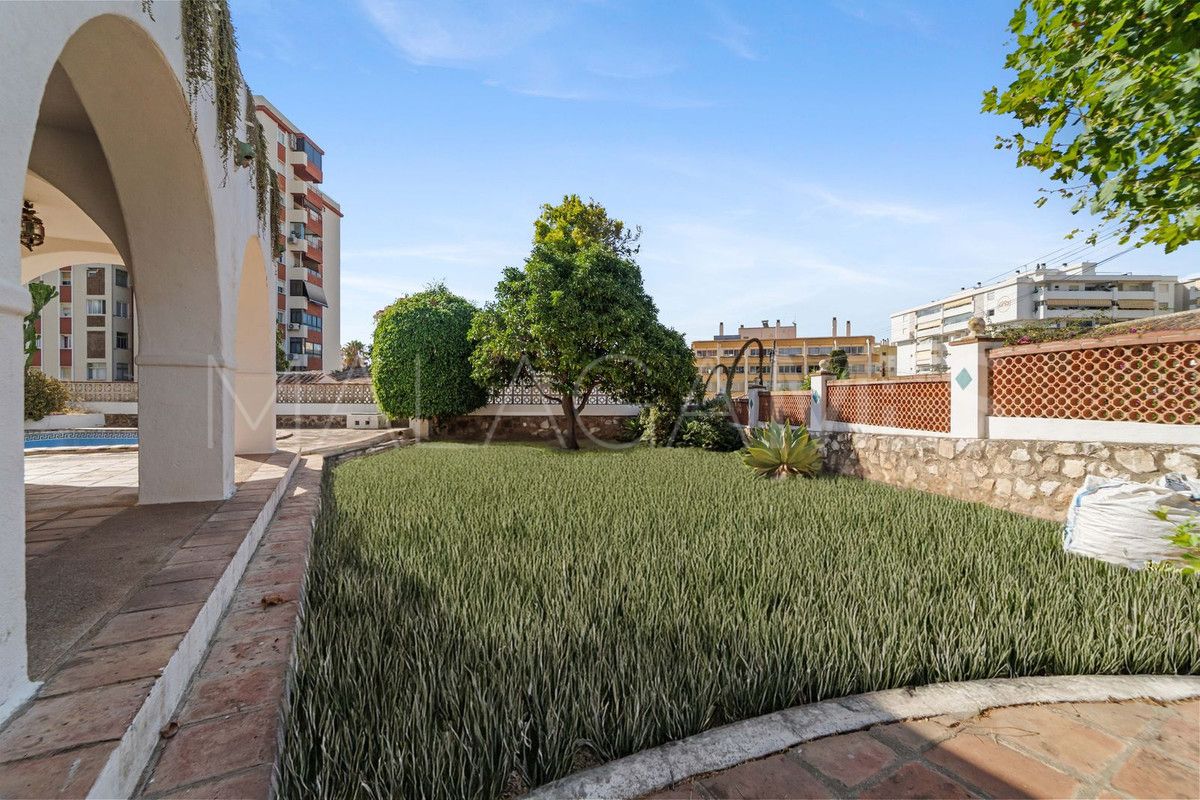 Se vende villa de 5 bedrooms in Fuengirola