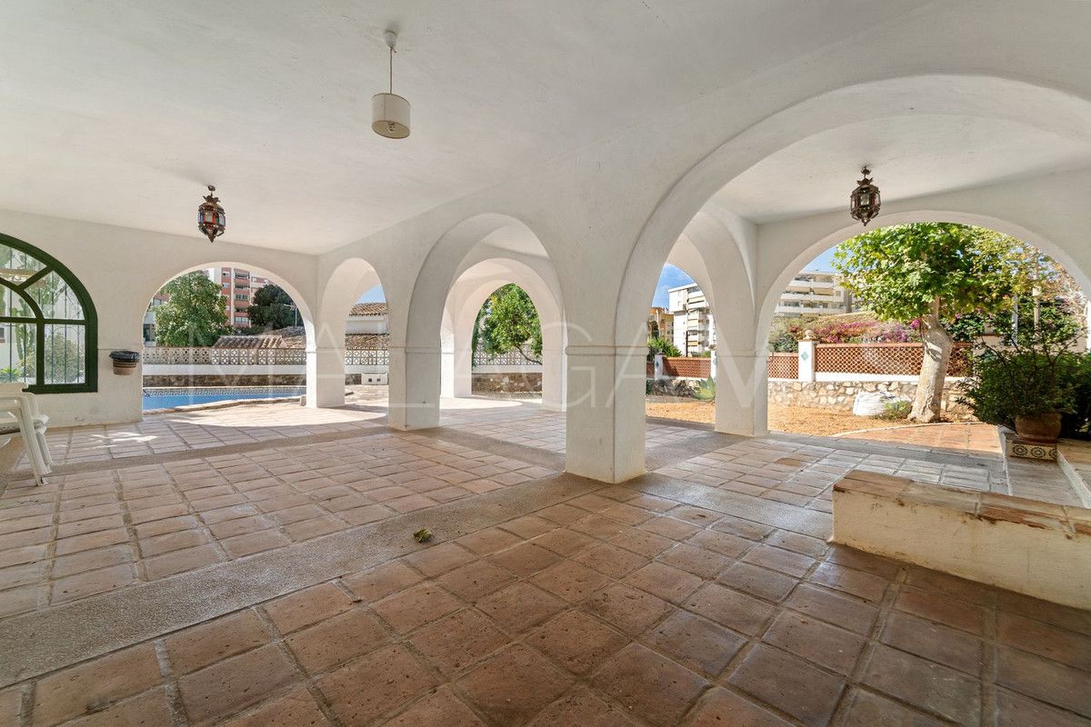 Se vende villa de 5 bedrooms in Fuengirola