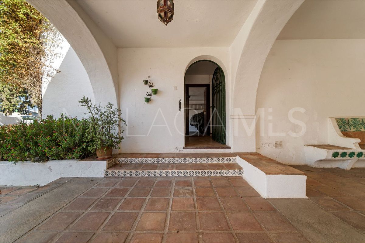 Se vende villa de 5 bedrooms in Fuengirola