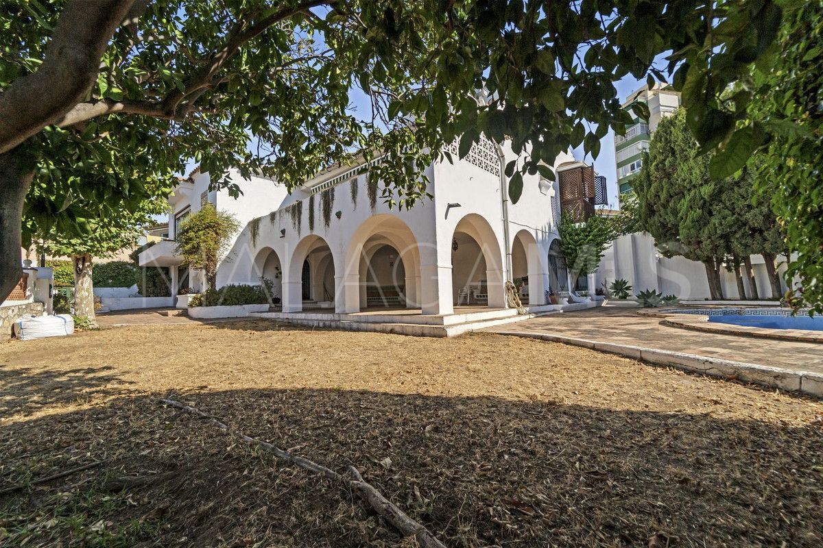 Se vende villa de 5 bedrooms in Fuengirola