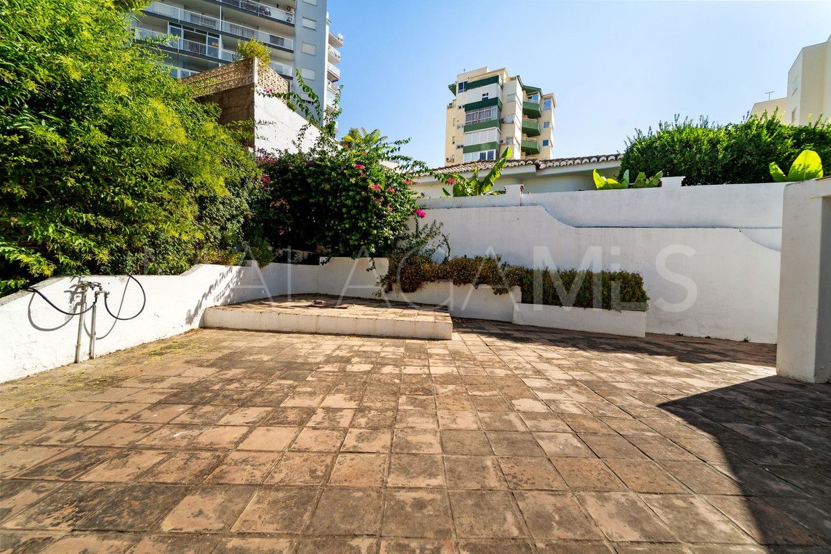 Se vende villa de 5 bedrooms in Fuengirola