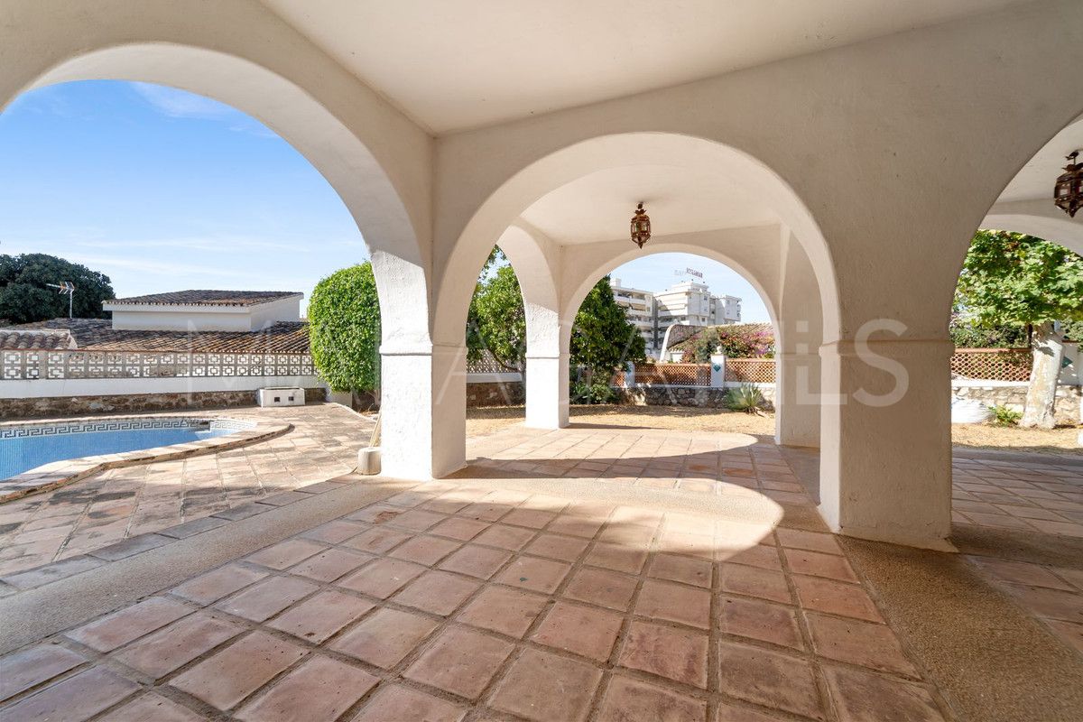 Se vende villa de 5 bedrooms in Fuengirola