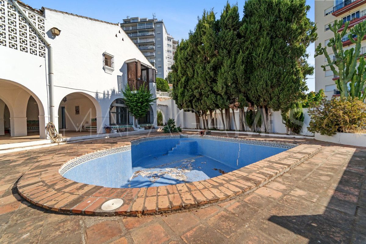 Se vende villa de 5 bedrooms in Fuengirola