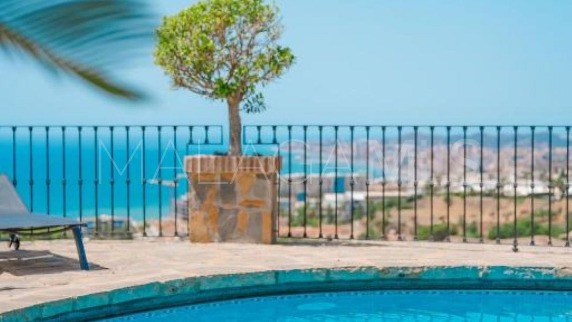 Villa for sale in Benalmadena