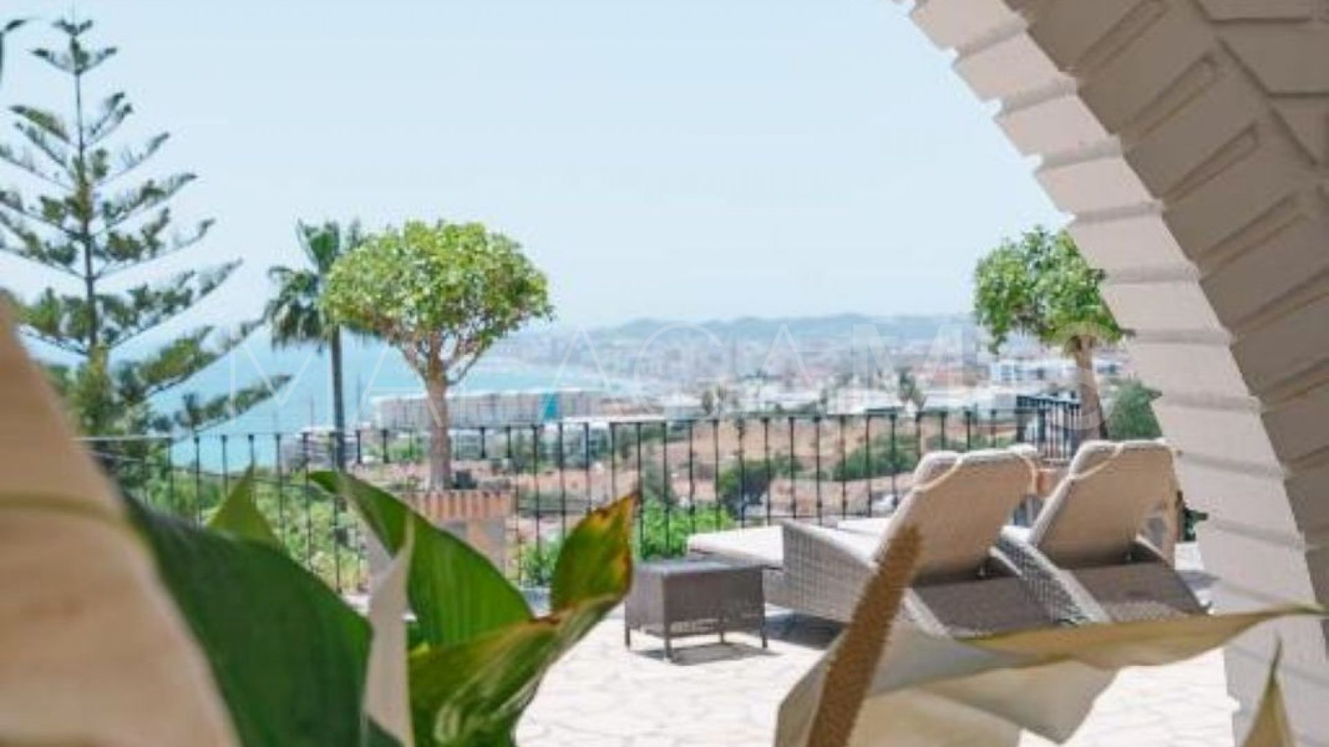 Villa for sale in Benalmadena