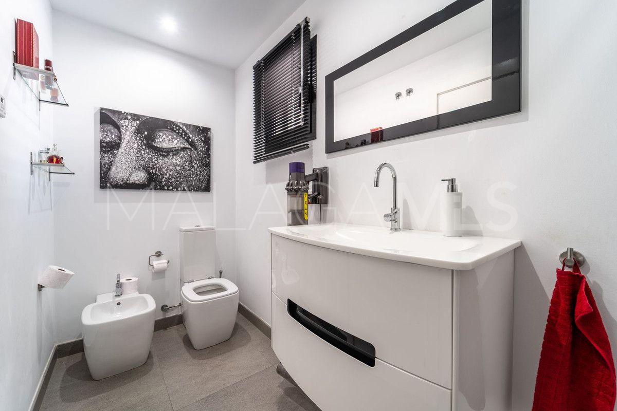 Se vende villa in Fuengirola with 4 bedrooms