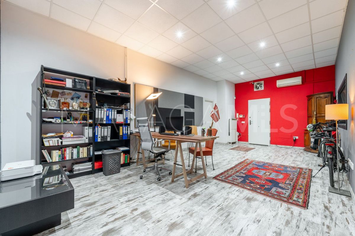 Se vende villa in Fuengirola with 4 bedrooms