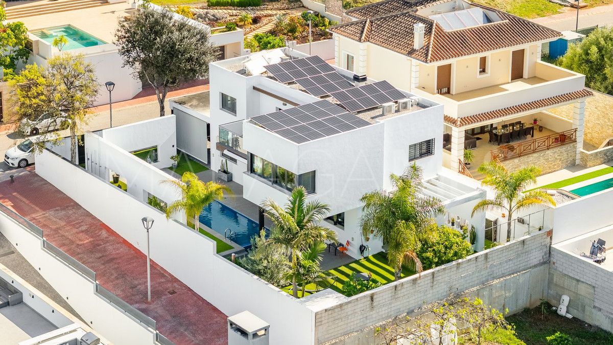 Se vende villa in Fuengirola with 4 bedrooms