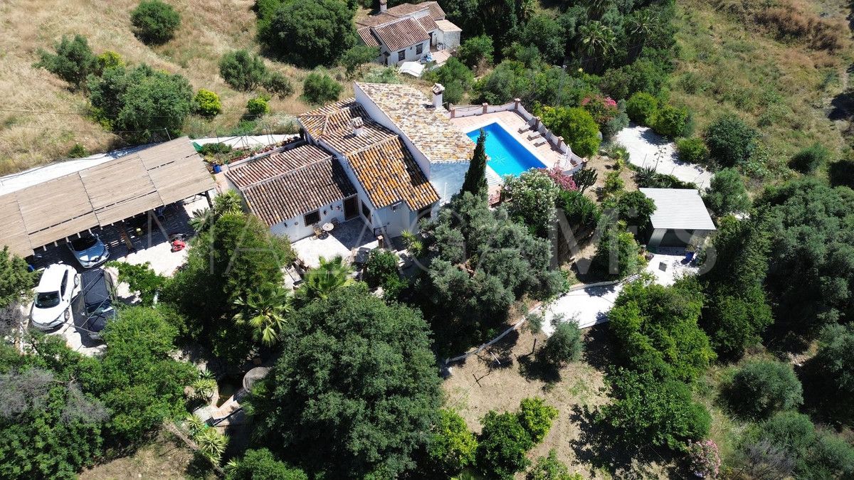 Se vende finca with 5 bedrooms in Mijas