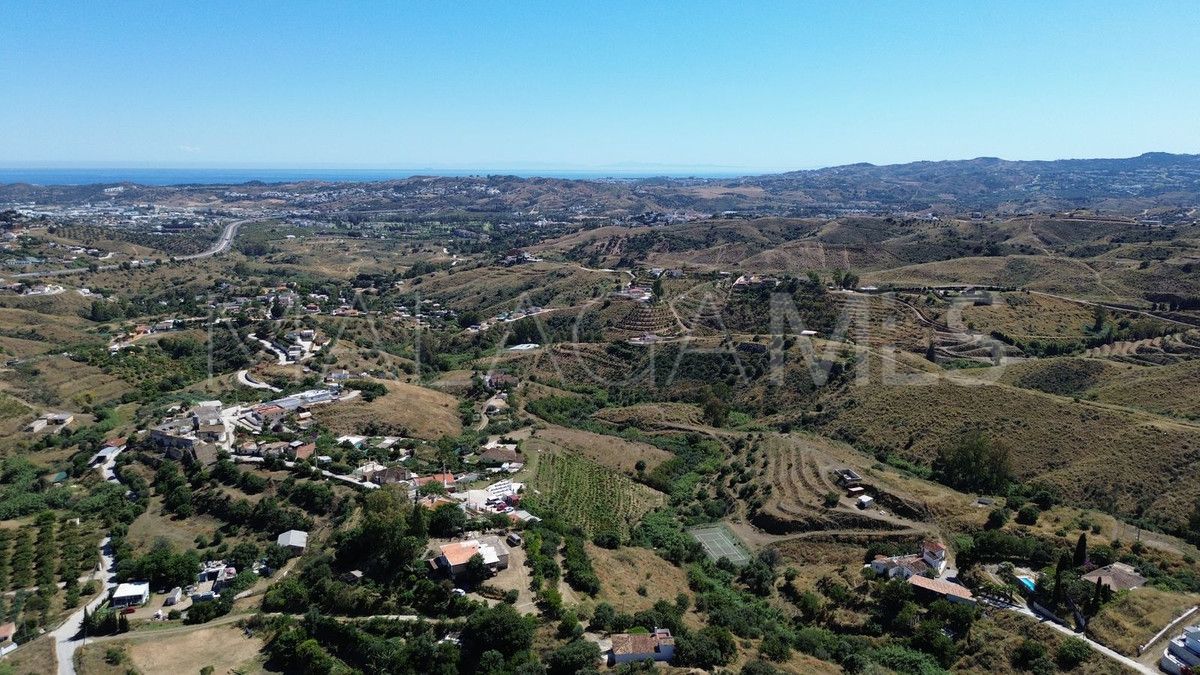 Se vende finca with 5 bedrooms in Mijas
