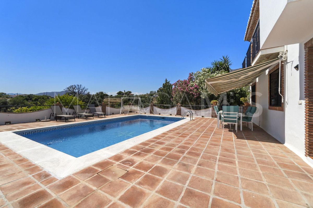 Villa for sale in Mijas