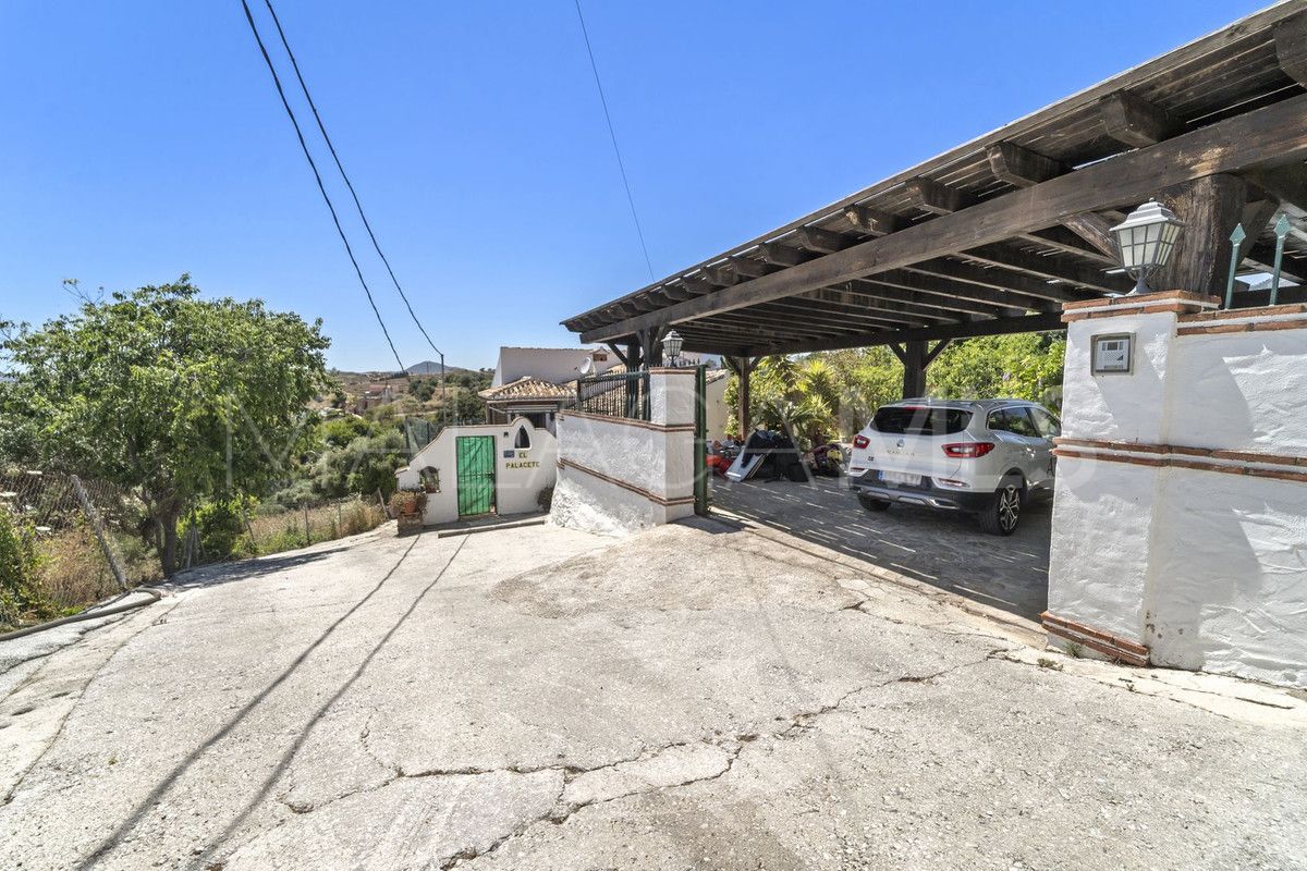 Se vende finca with 5 bedrooms in Mijas