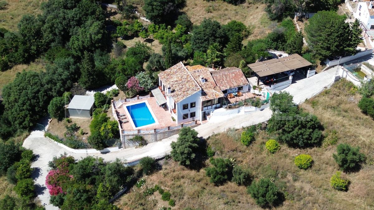 Se vende finca with 5 bedrooms in Mijas
