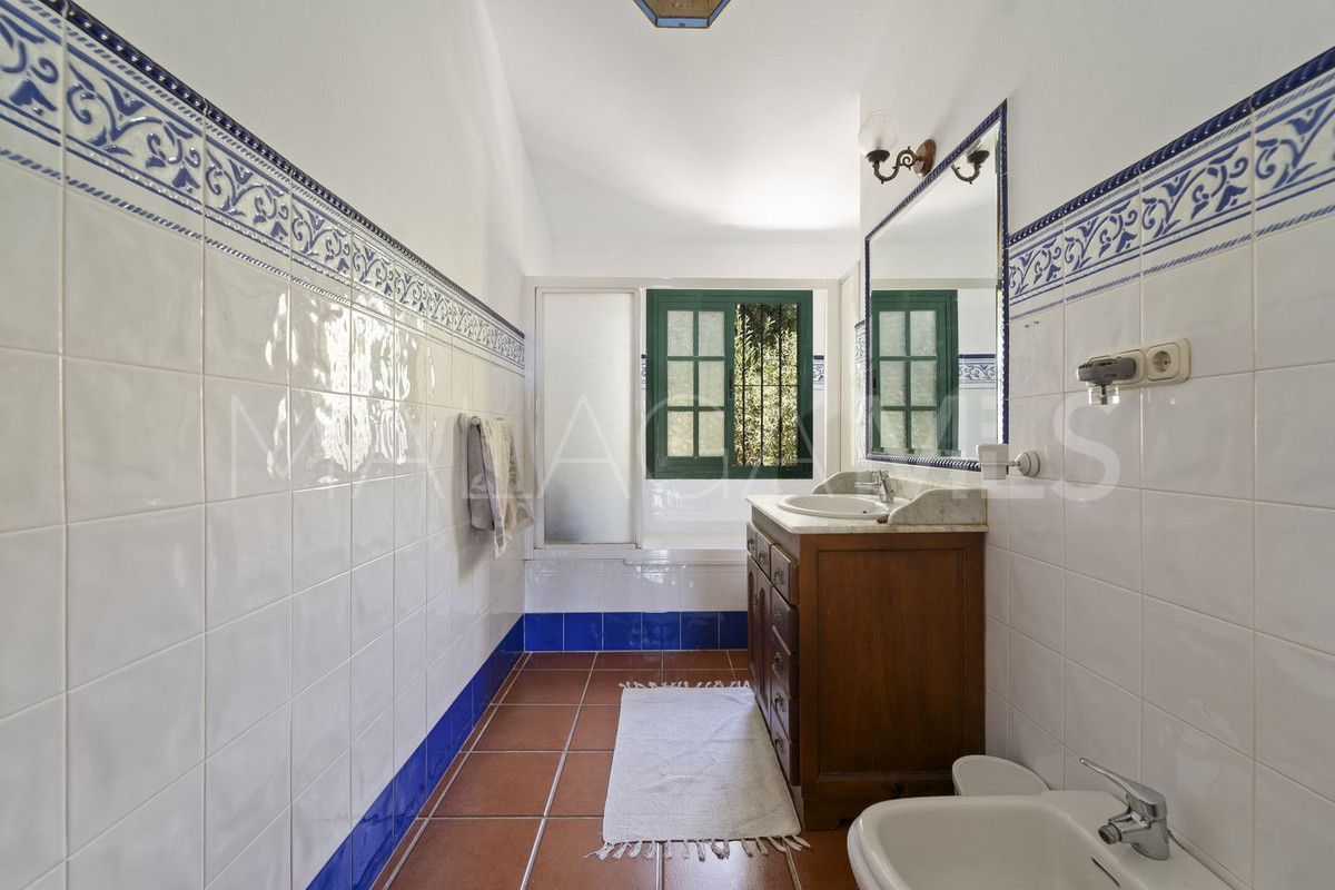 Se vende finca with 5 bedrooms in Mijas