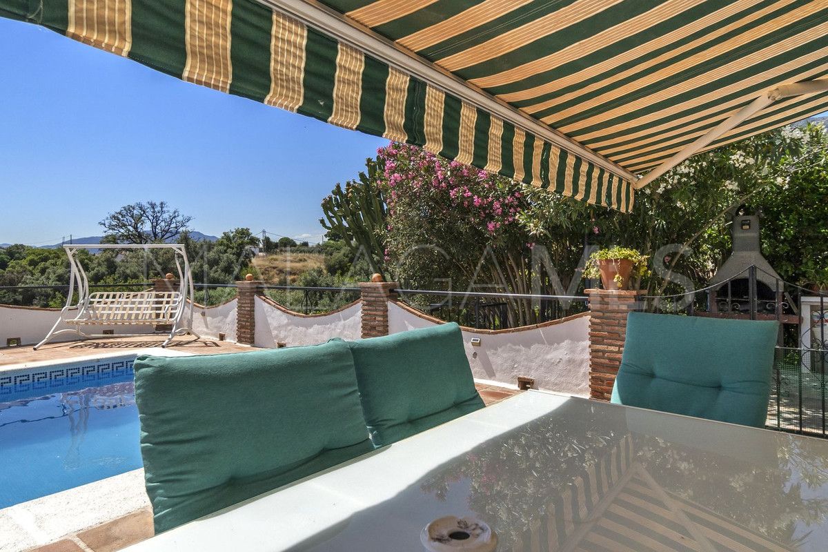 Se vende finca with 5 bedrooms in Mijas