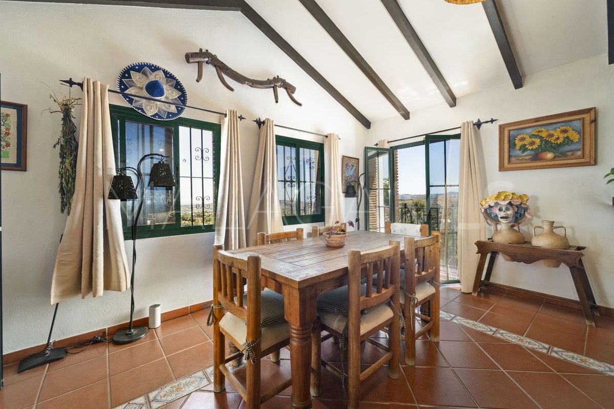 Se vende finca with 5 bedrooms in Mijas