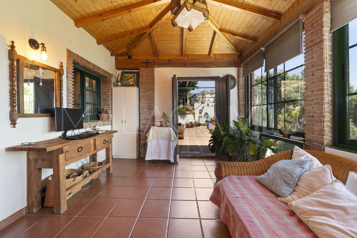 Se vende finca with 5 bedrooms in Mijas