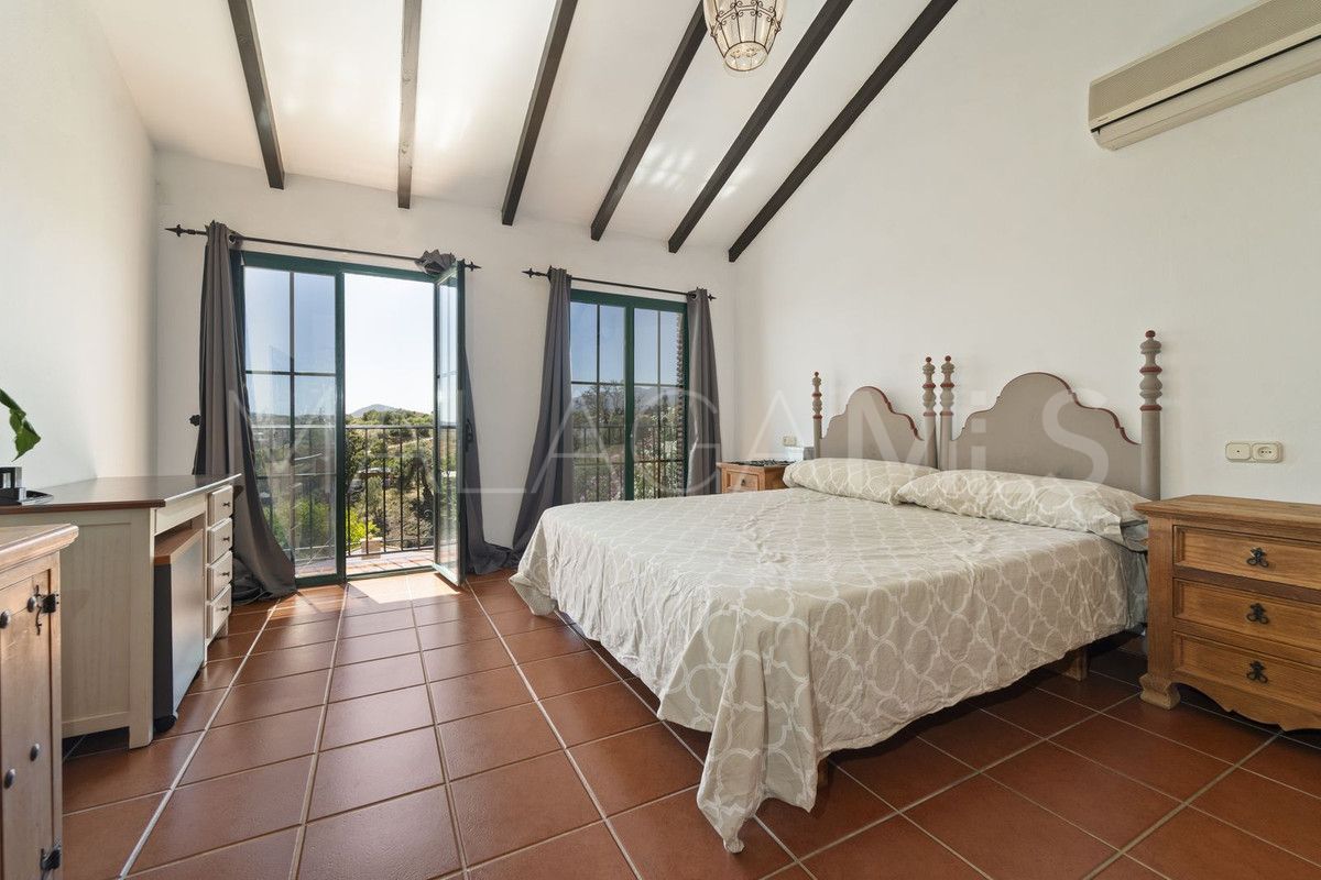 Se vende finca with 5 bedrooms in Mijas
