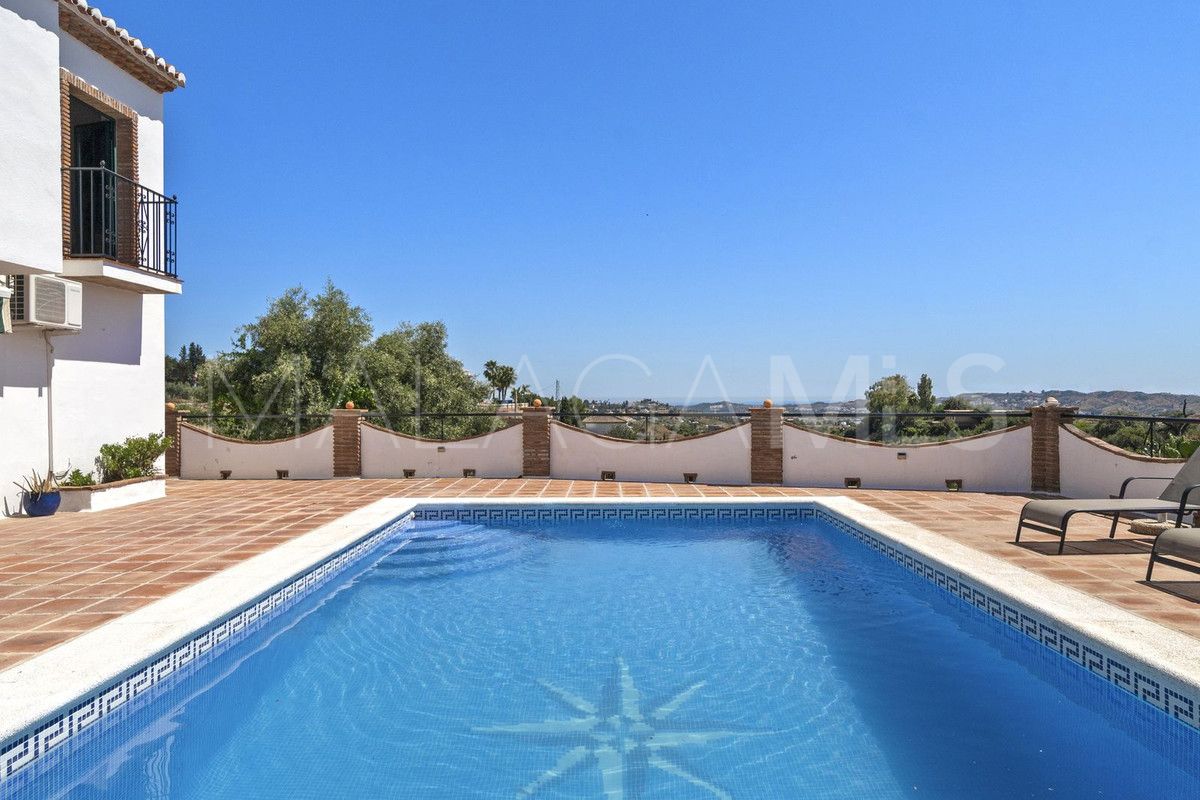 Se vende finca with 5 bedrooms in Mijas