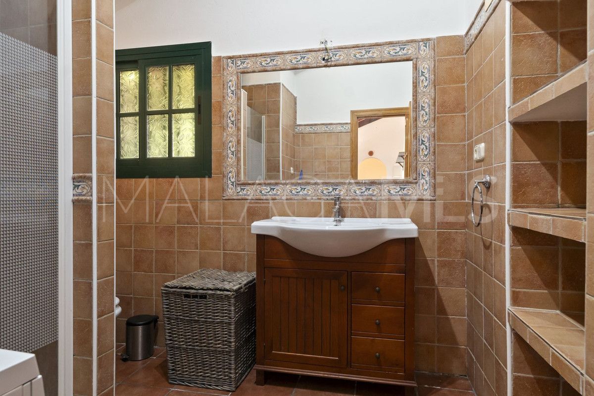 Se vende finca with 5 bedrooms in Mijas