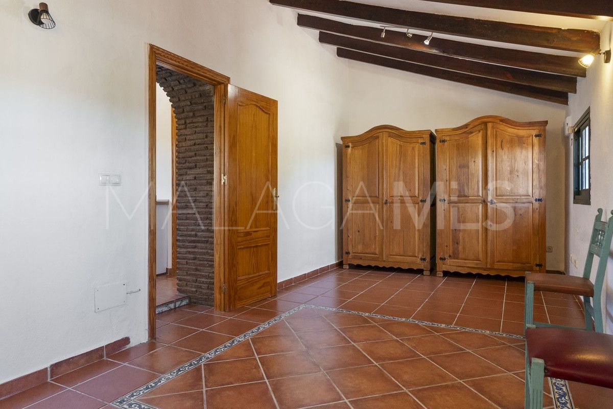 Se vende finca with 5 bedrooms in Mijas