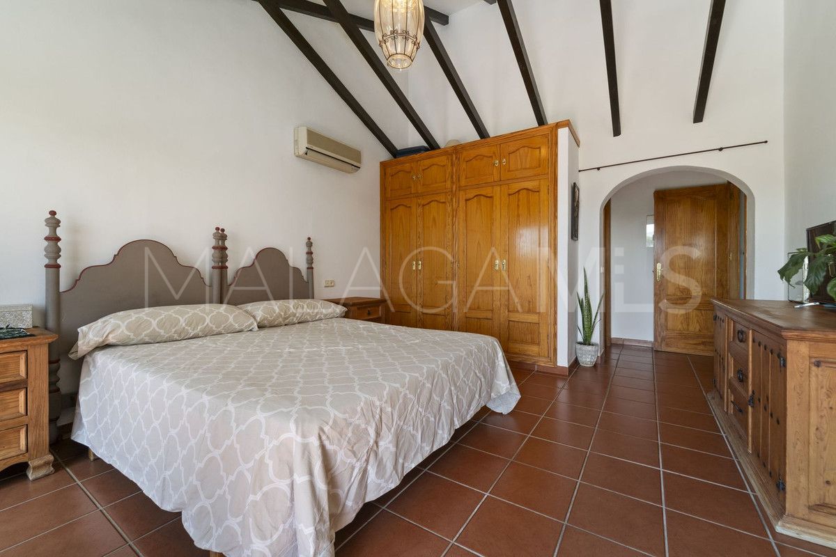 Se vende finca with 5 bedrooms in Mijas