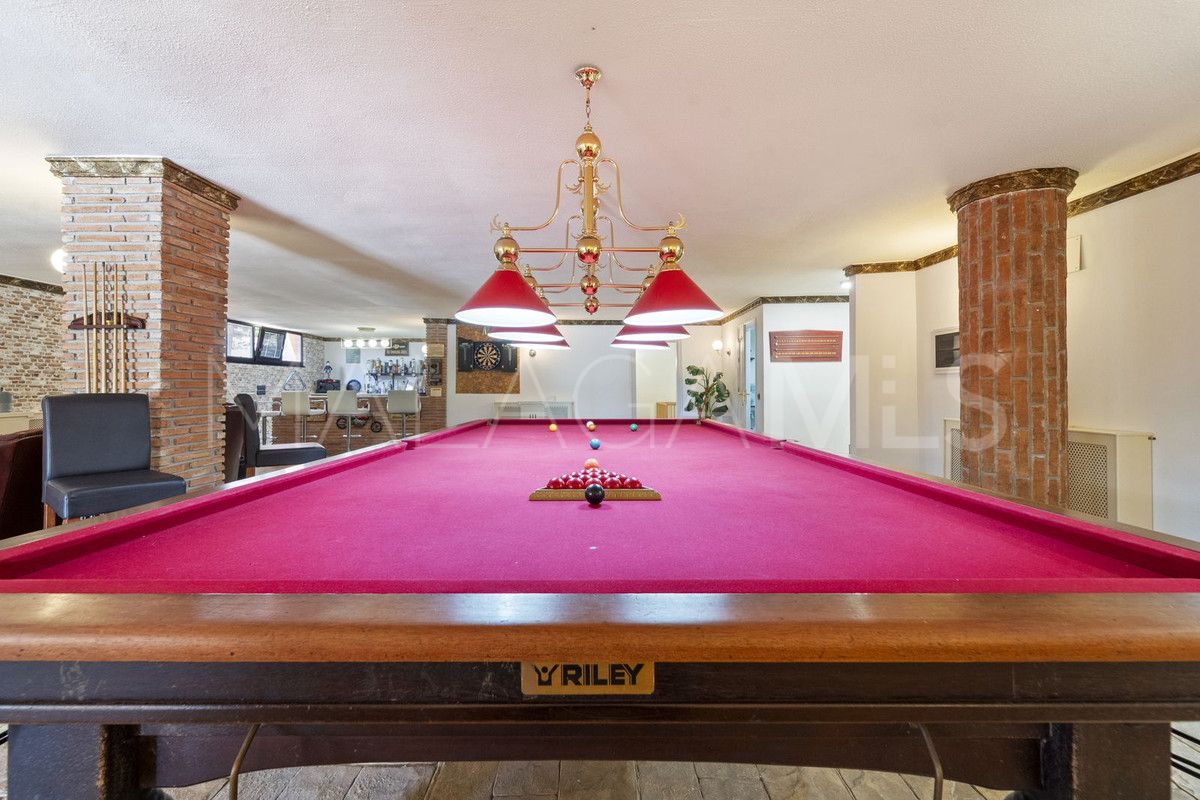 For sale Benalmadena villa with 8 bedrooms