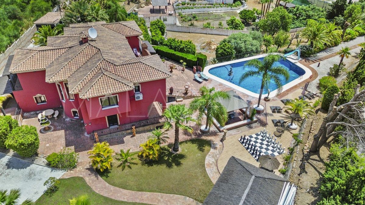 For sale Benalmadena villa with 8 bedrooms