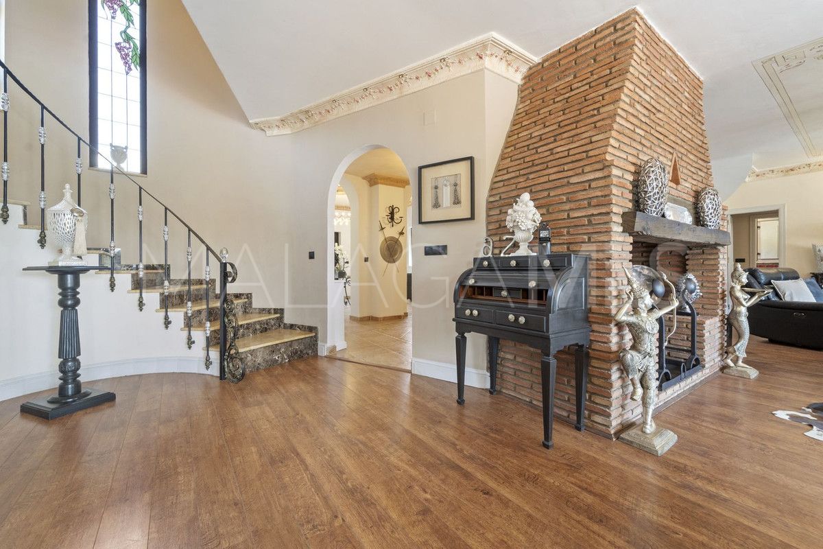 For sale Benalmadena villa with 8 bedrooms