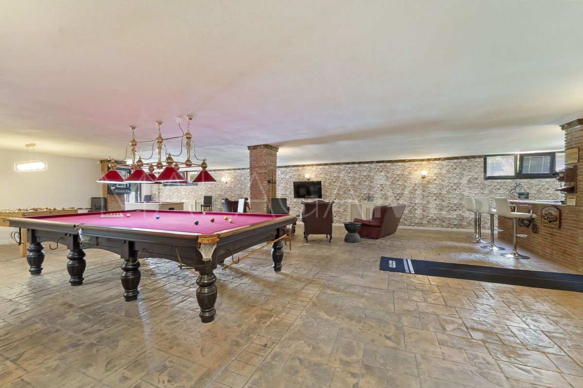 For sale Benalmadena villa with 8 bedrooms