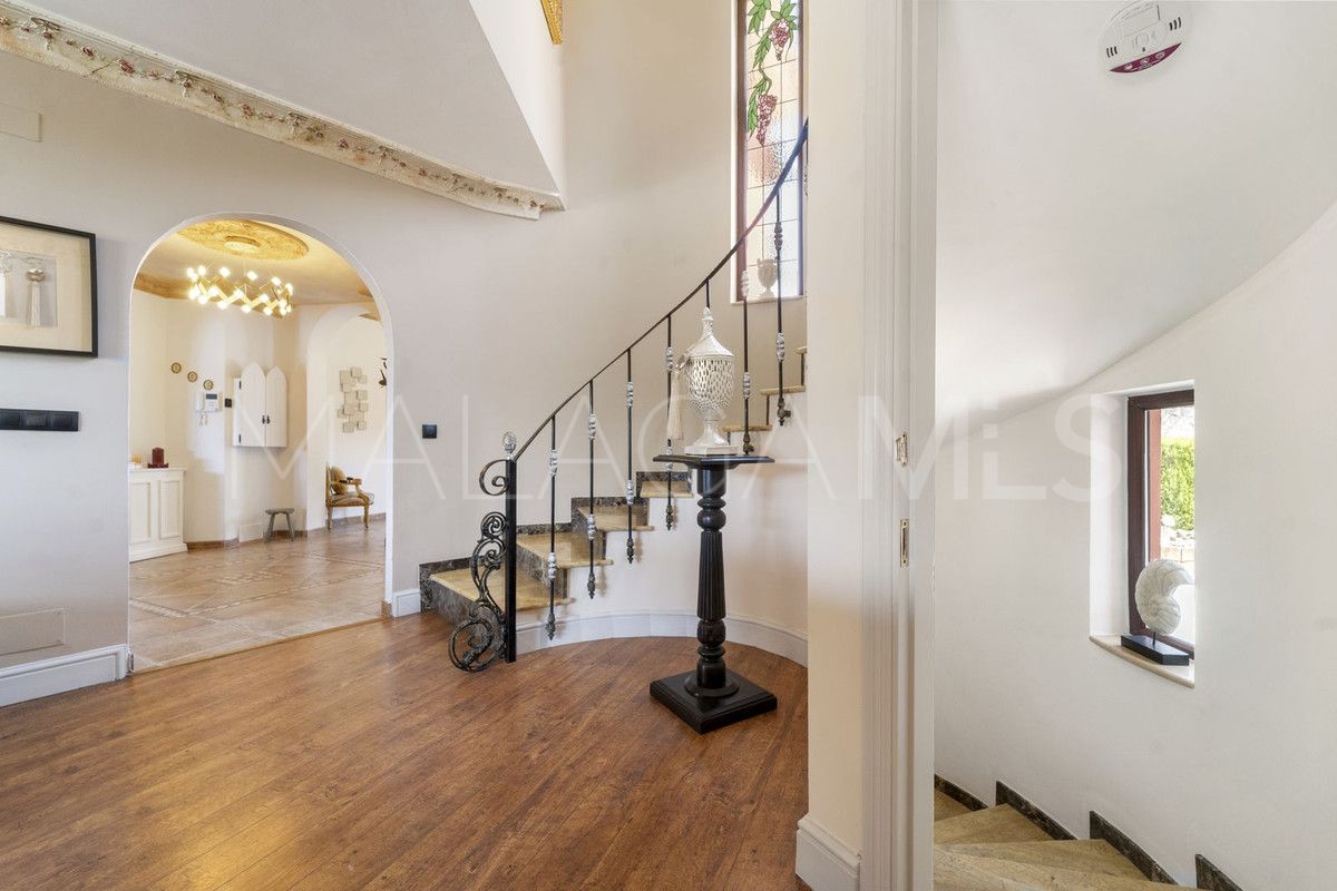 For sale Benalmadena villa with 8 bedrooms