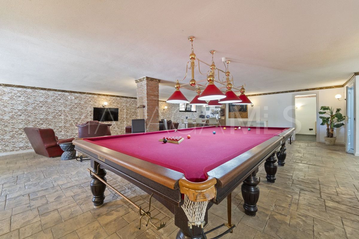 For sale Benalmadena villa with 8 bedrooms