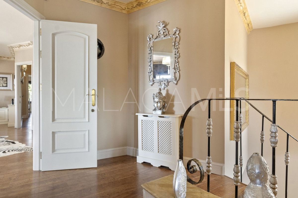 For sale Benalmadena villa with 8 bedrooms