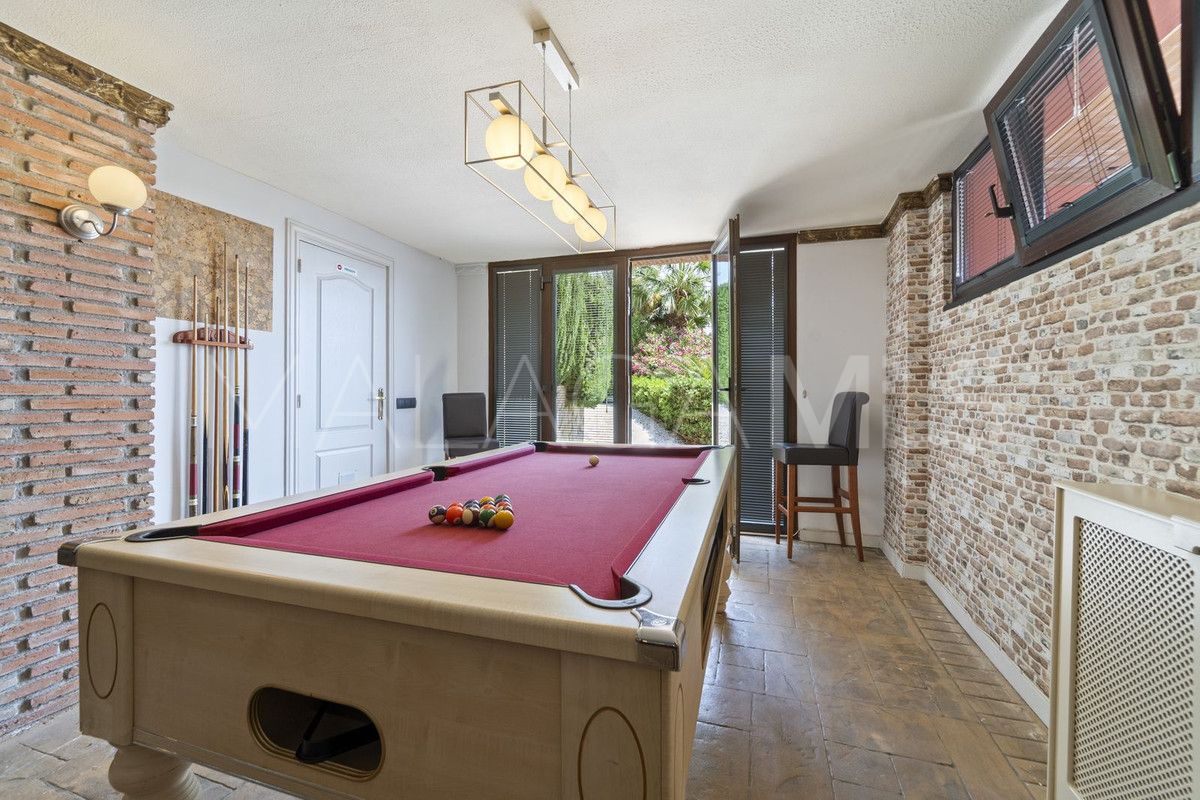 For sale Benalmadena villa with 8 bedrooms