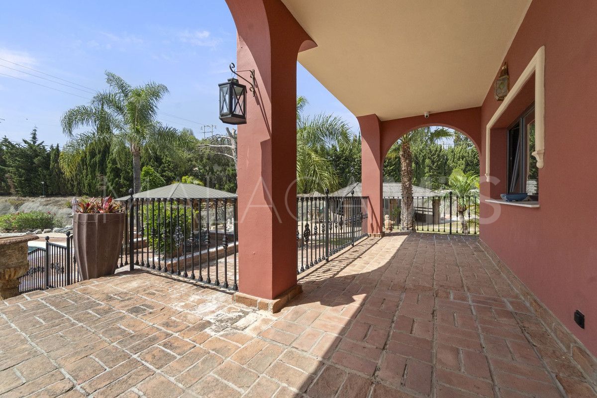 For sale Benalmadena villa with 8 bedrooms