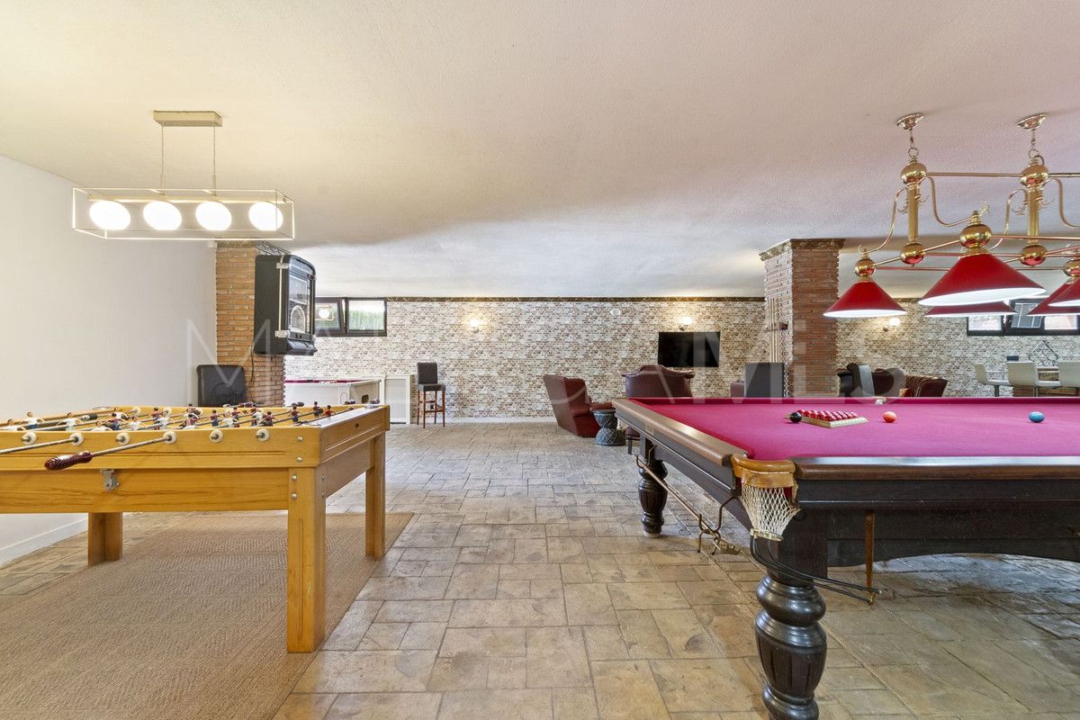 For sale Benalmadena villa with 8 bedrooms