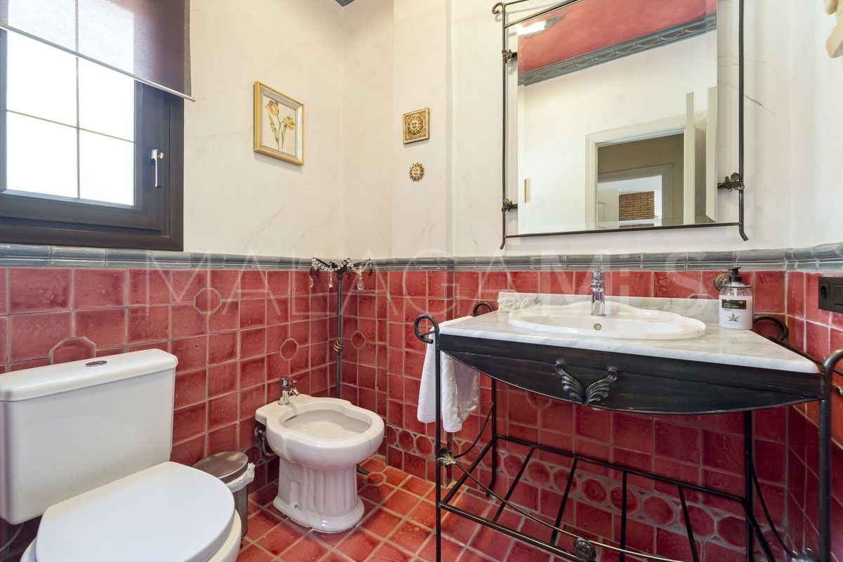 For sale Benalmadena villa with 8 bedrooms