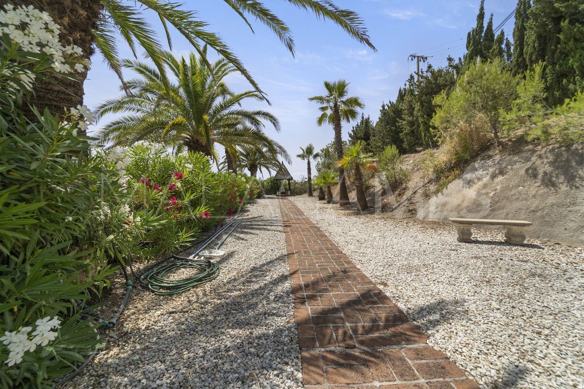 For sale Benalmadena villa with 8 bedrooms