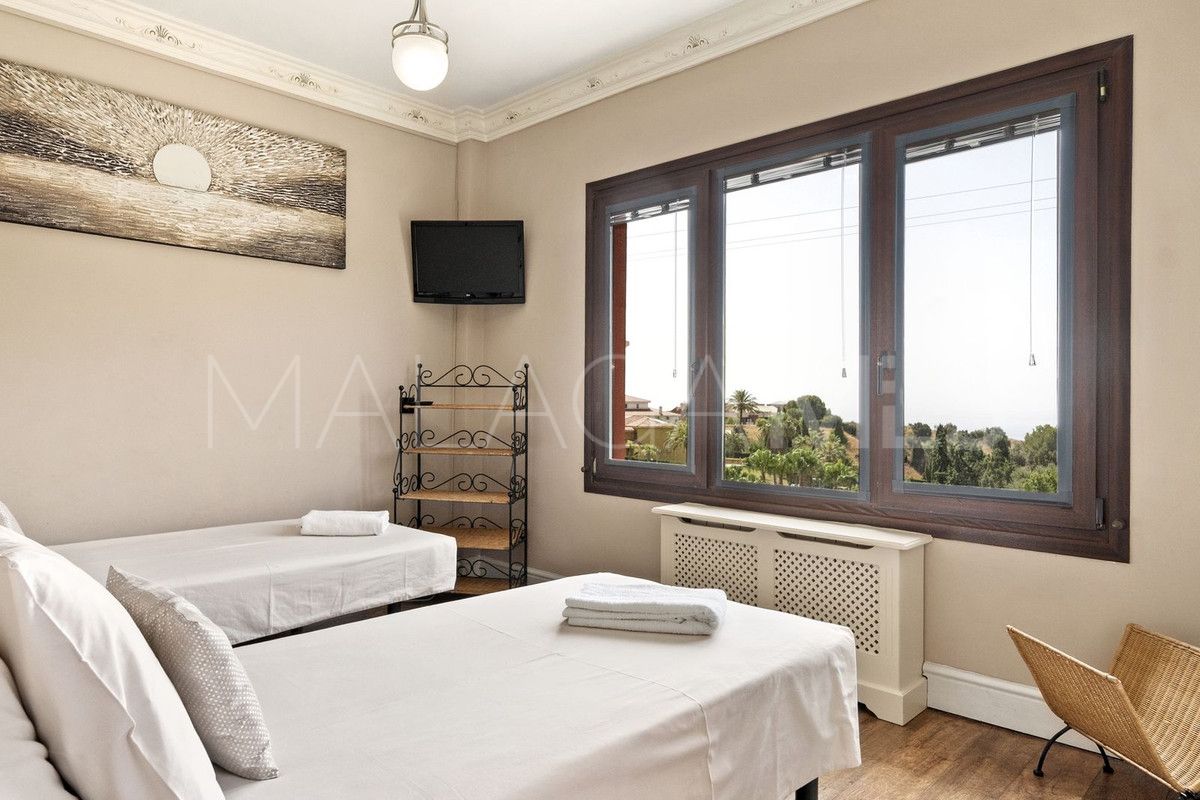 For sale Benalmadena villa with 8 bedrooms