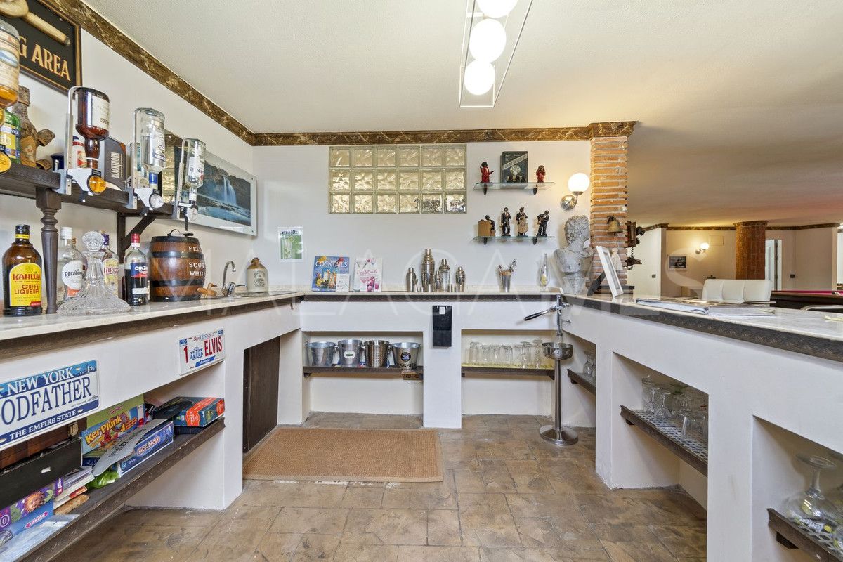 For sale Benalmadena villa with 8 bedrooms